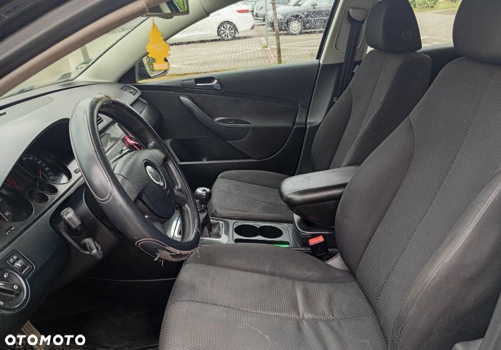 Volkswagen Passat - 18