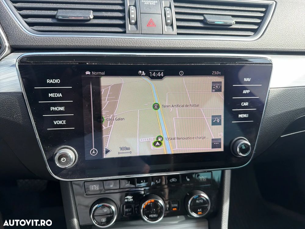 Skoda Superb 2.0 TDI DSG Ambition - 25