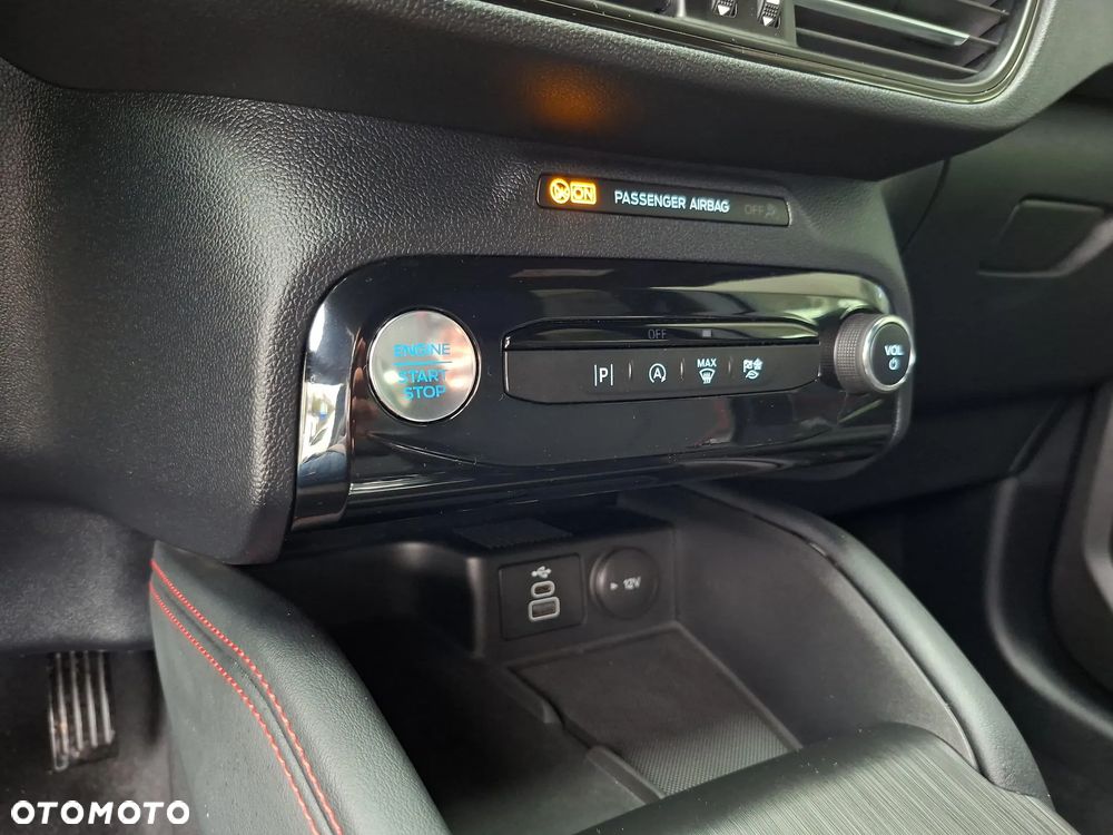 Ford Kuga 1.5 EcoBoost FWD ST-Line - 32