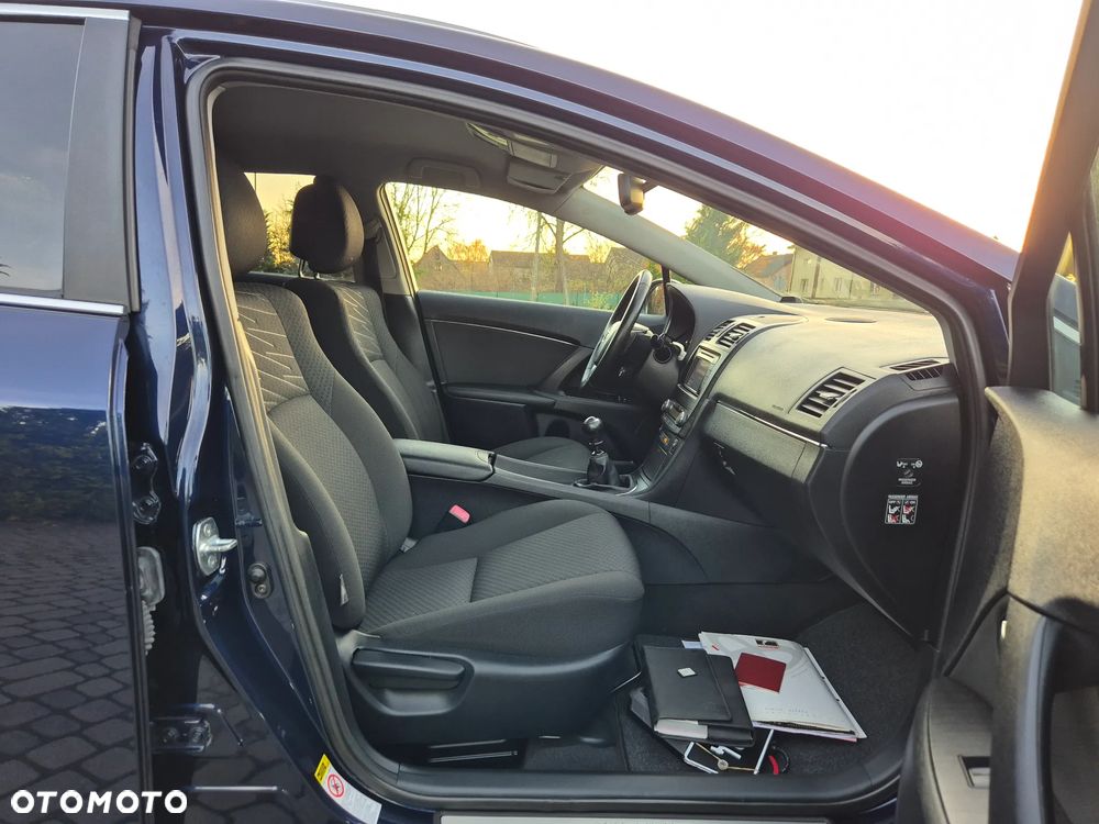 Toyota Avensis 2.0 Prestige NAVI - 37