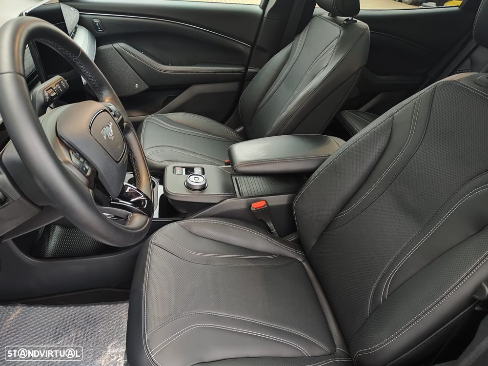 Ford Mustang Mach-E 75.7 kWh Base - 9