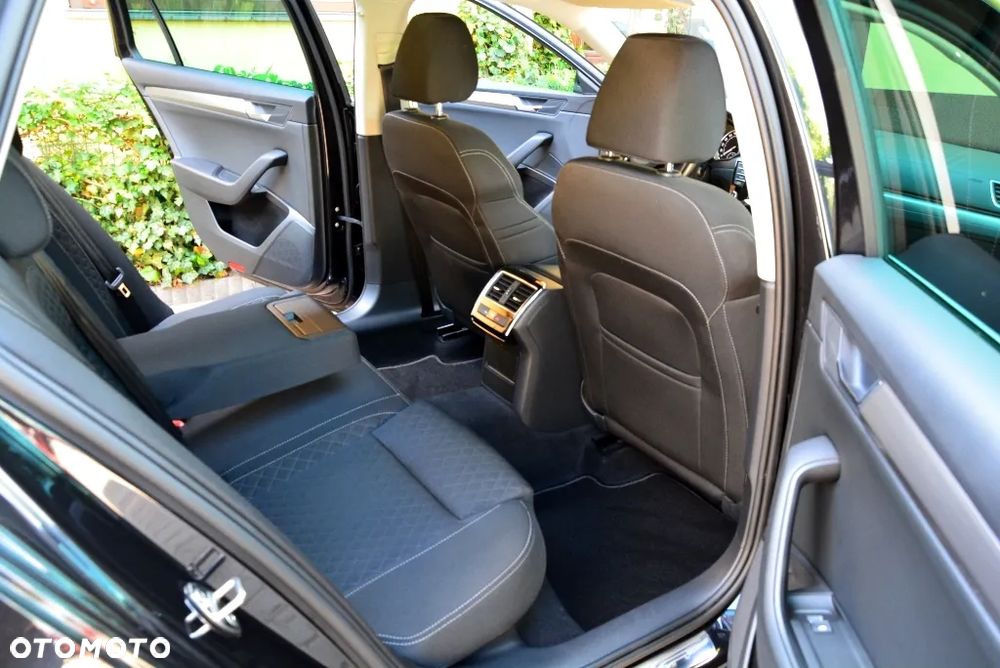Skoda Superb 2.0 TDI DSG Style - 25