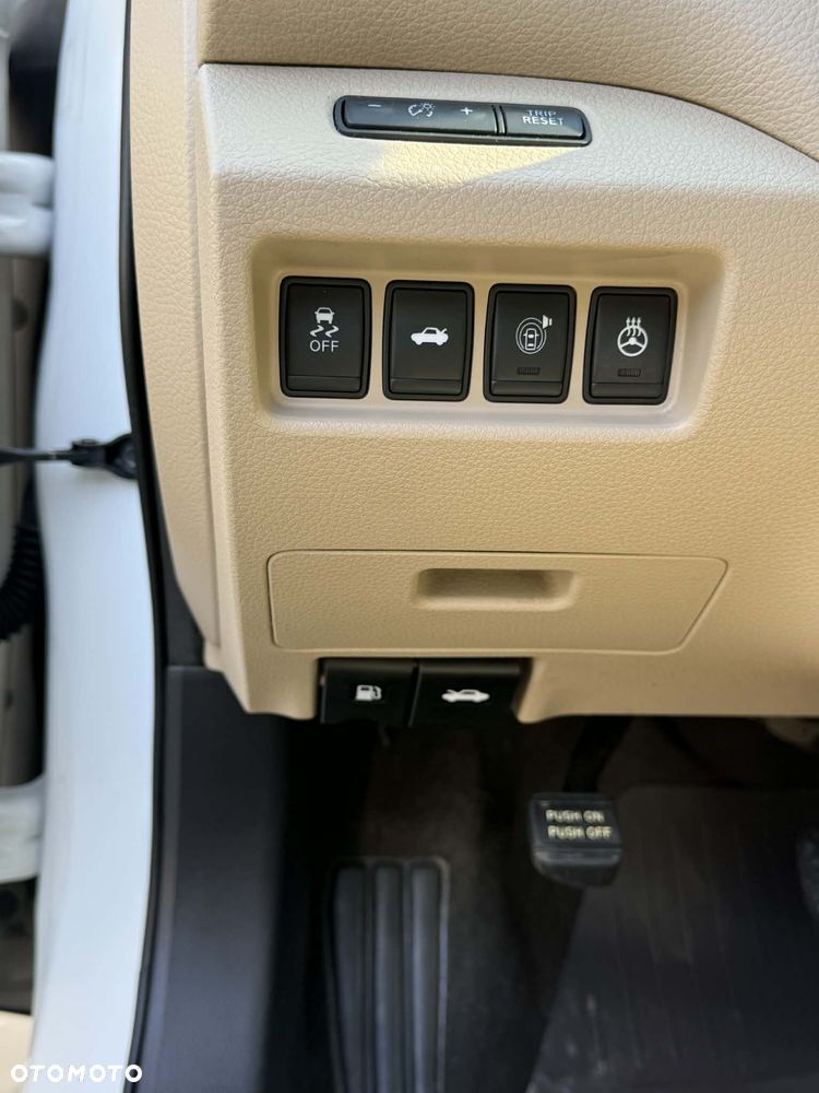 Nissan Altima - 35