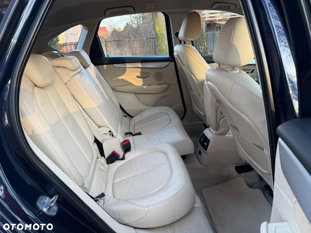 BMW Seria 2 216d Luxury Line - 29