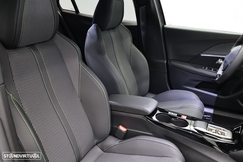 Peugeot e-2008 54 kWh GT - 20
