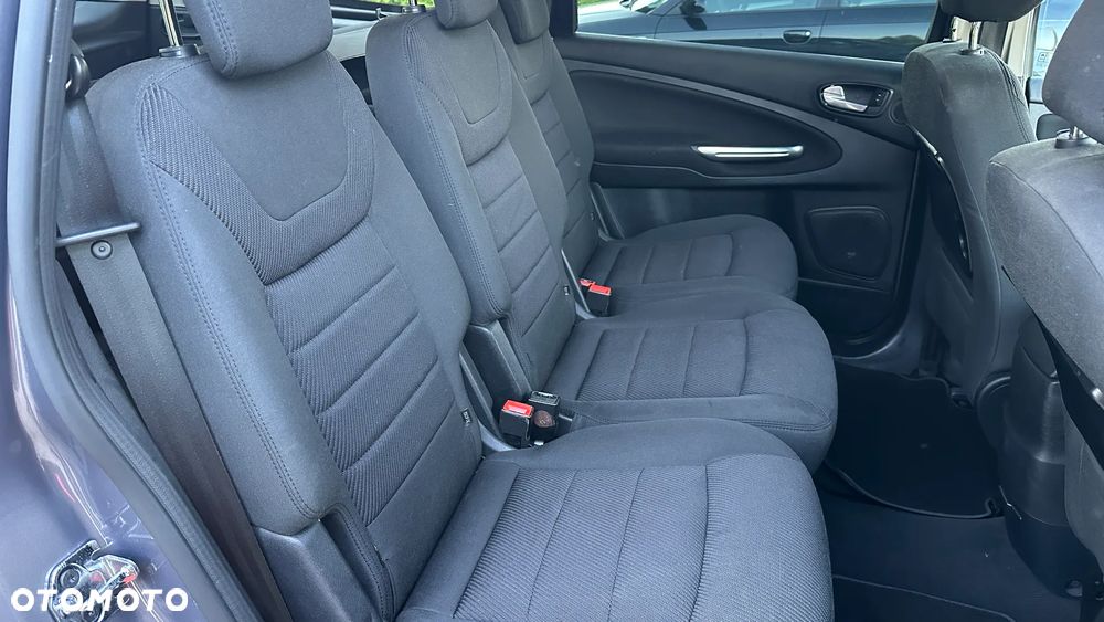 Ford S-Max - 16