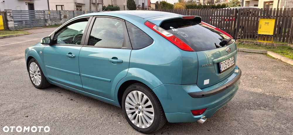 Ford Focus 2.0 16V Titanium - 8