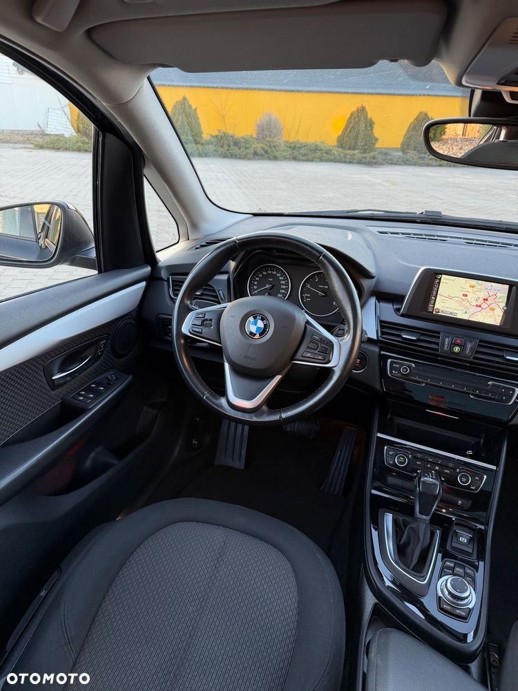 BMW Seria 2 218d - 26