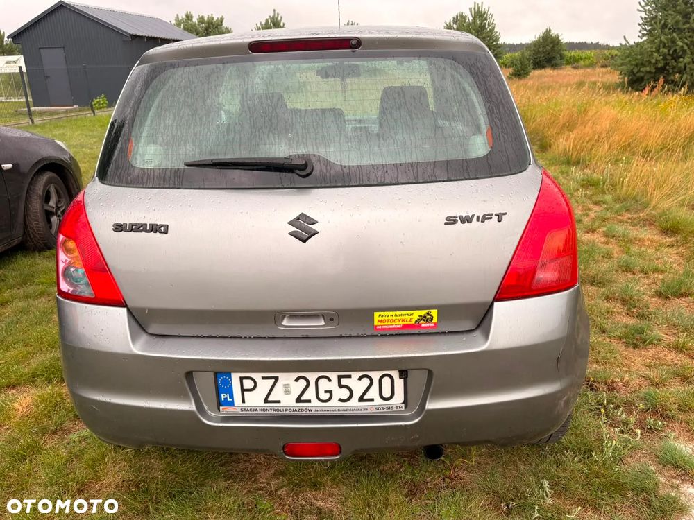 Suzuki Swift 1.3 DDiS 16v GLX DPF - 6