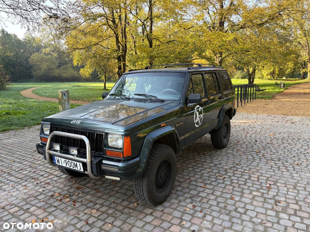 Jeep Cherokee - 1