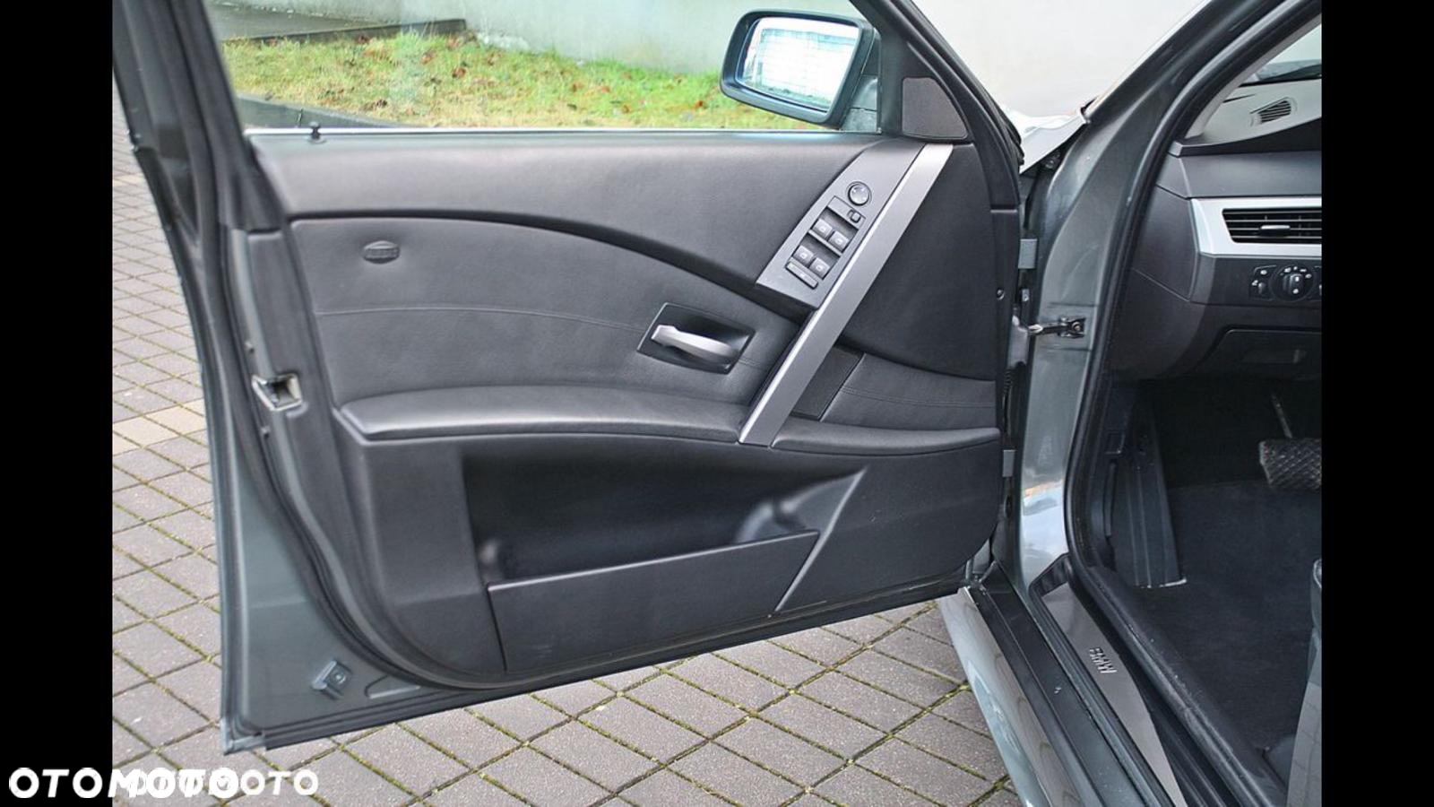 BMW Seria 5 523i - 9