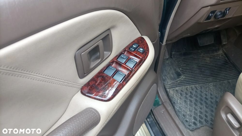 Toyota Land Cruiser - 14