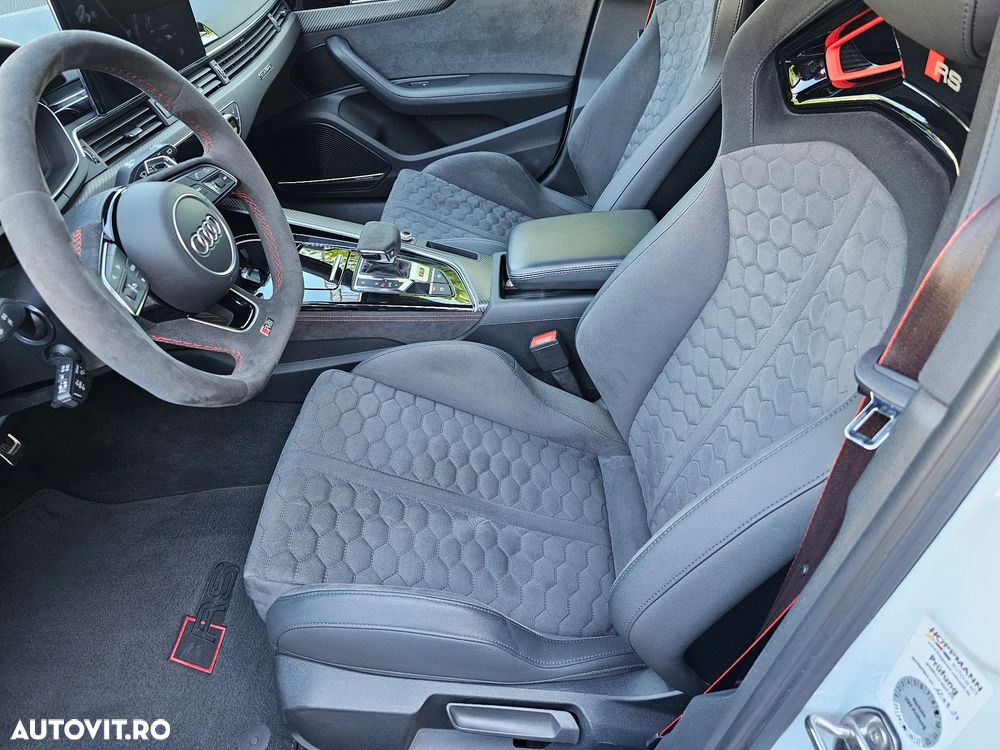 Audi RS4 Avant - 24
