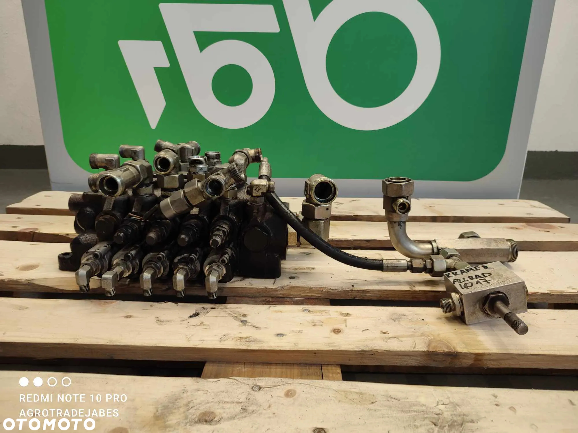Rozdzielacz hydrauliczny Kramer Allrad 4017 (1000142889 HUSCO) - 3