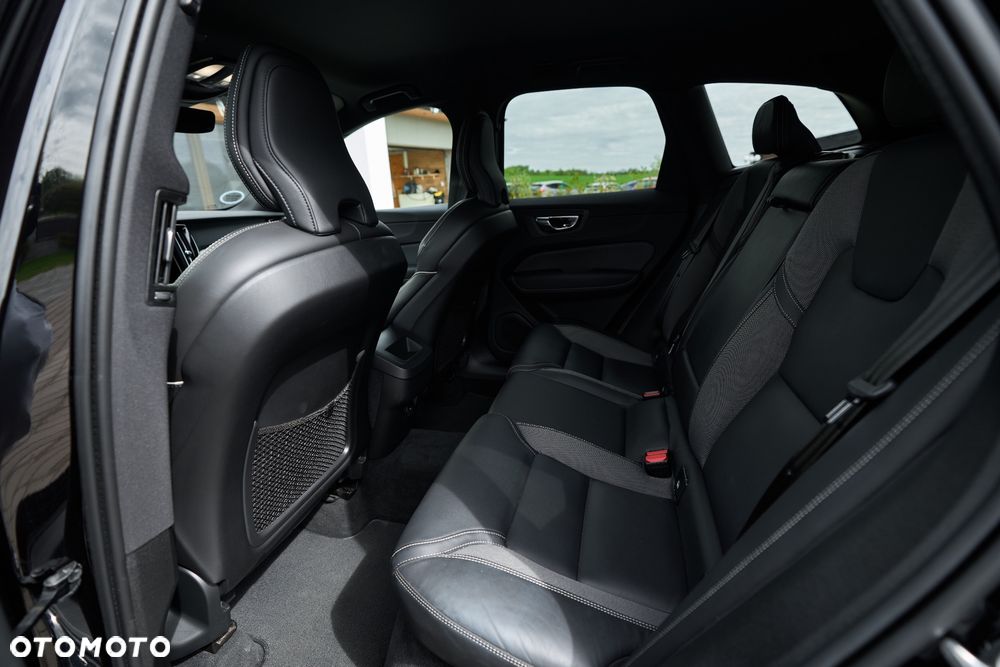 Volvo XC 60 B4 D R-Design - 23