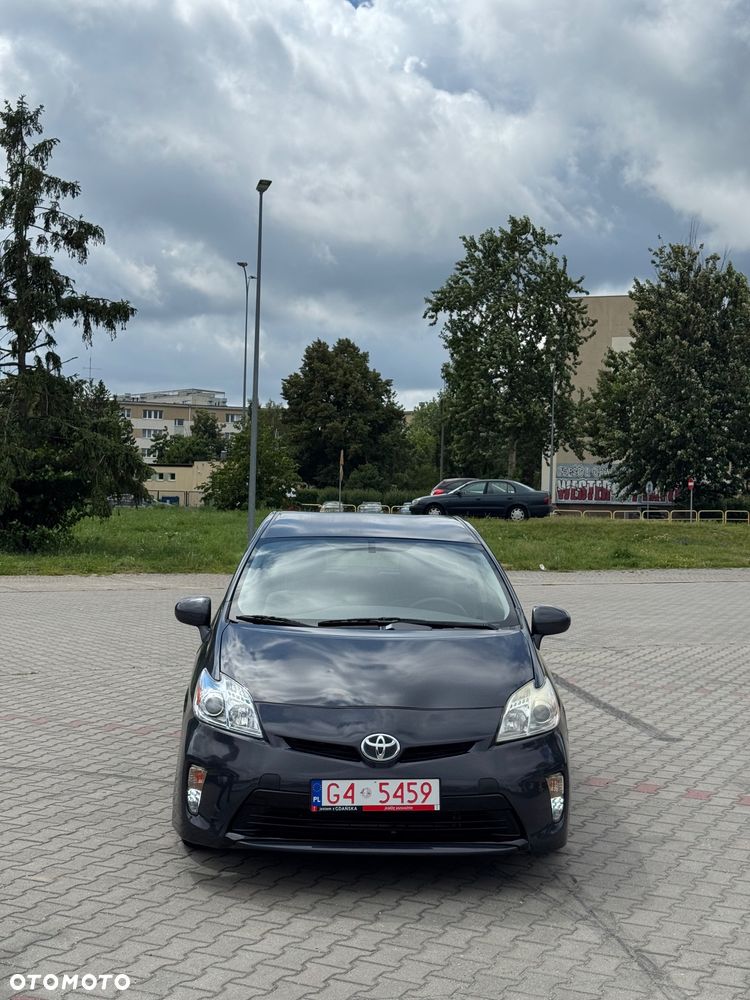 Toyota Prius Hybrid - 2