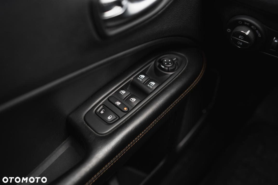 Jeep Compass - 25