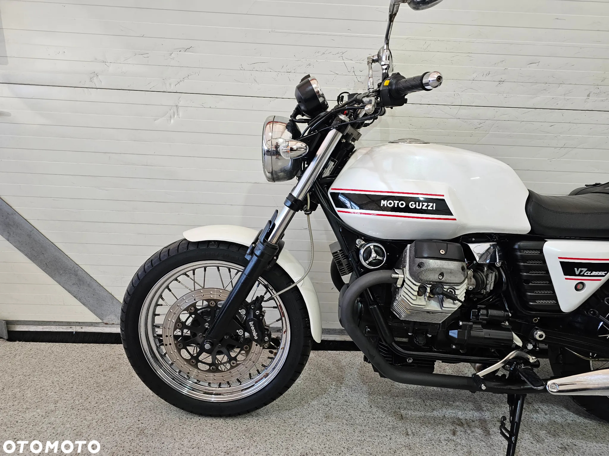 Moto Guzzi V7 - 7