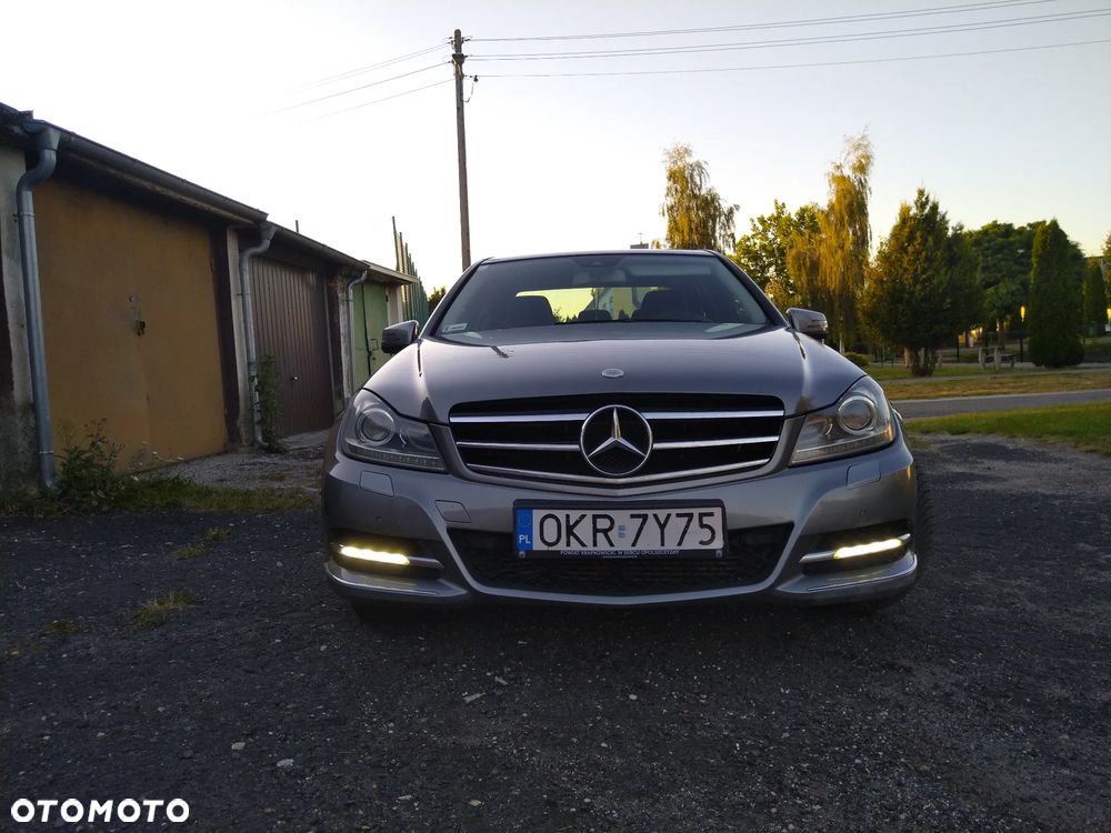 Mercedes-Benz Klasa C 180 CDI DPF (BlueEFFICIENCY) 7G-TRONIC Avantgarde - 5