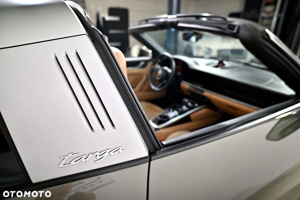 Porsche 911 Targa 4S - 16