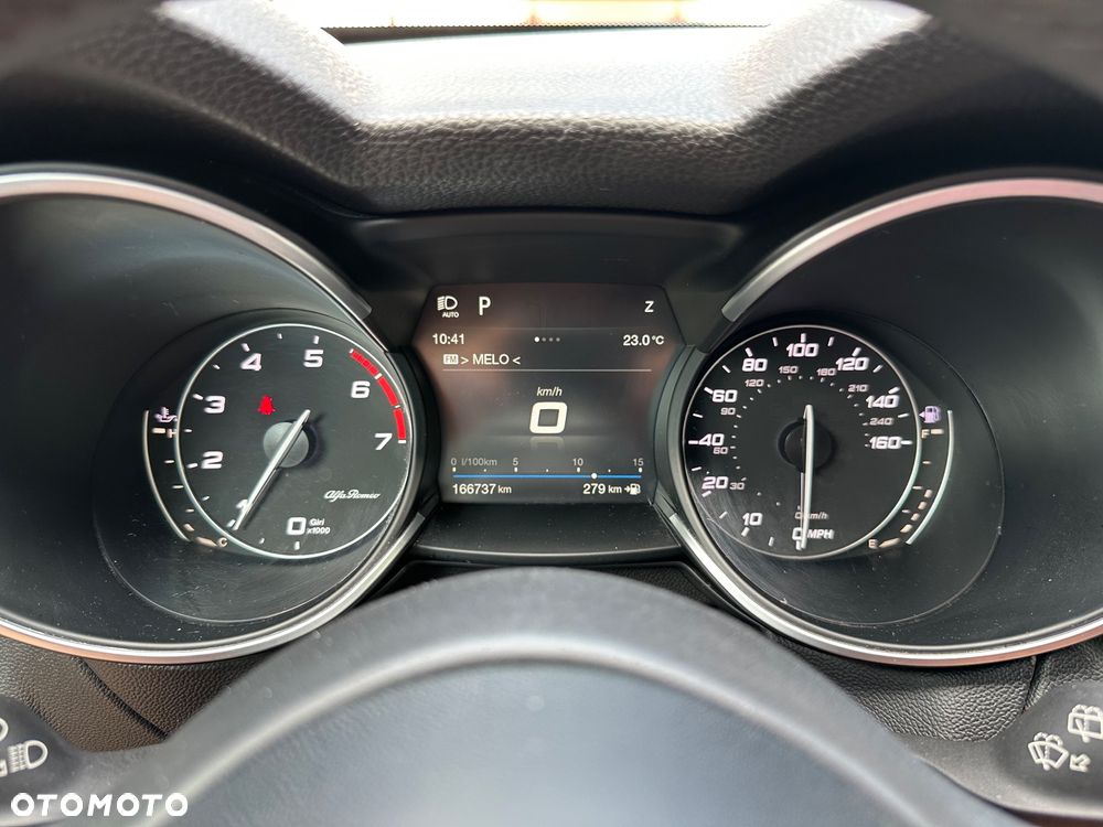 Alfa Romeo Stelvio - 17