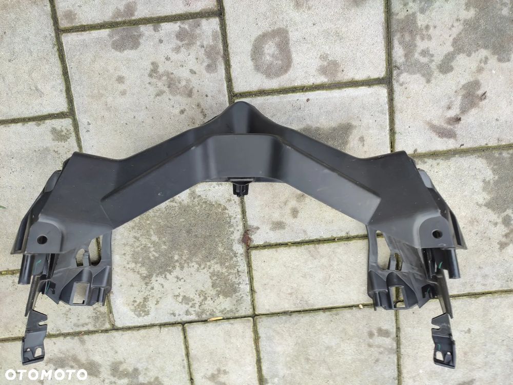Czacha, czasza, wypełnienie czachy, osłona lampy Yamaha R3 - 5