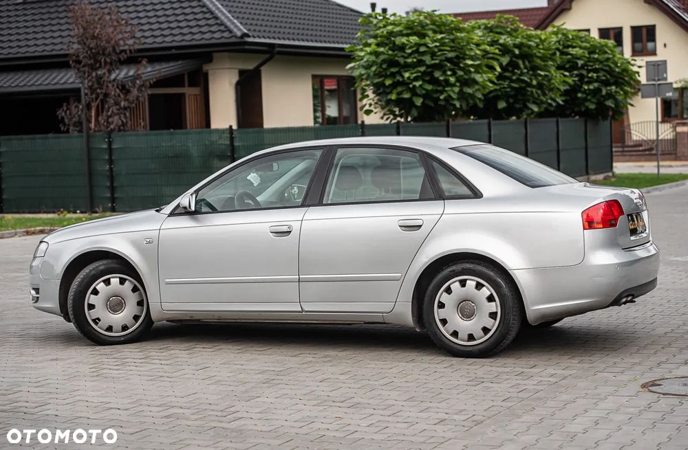 Audi A4 Limousine - 10