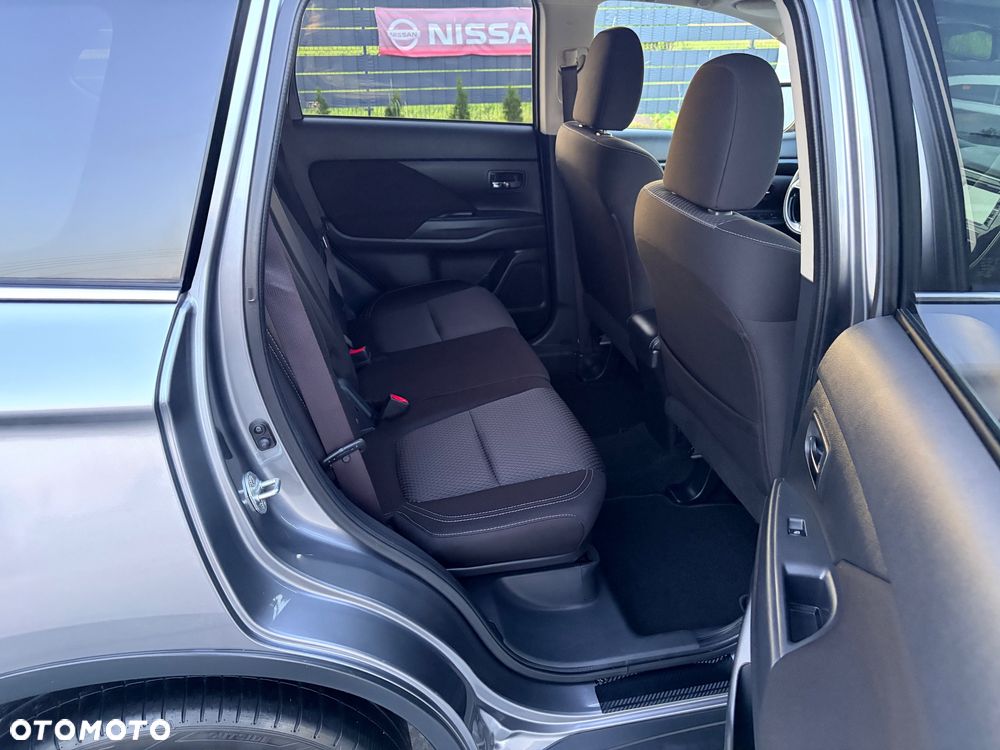 Mitsubishi Outlander 2.0 2WD Active - 15