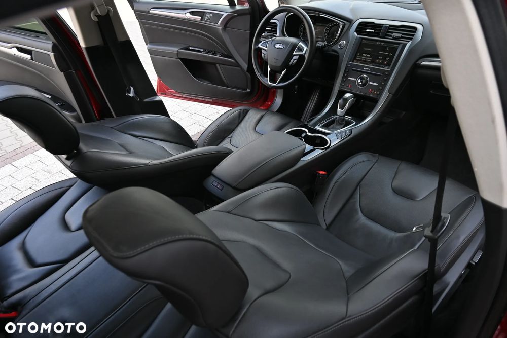 Ford Mondeo 2.0 EcoBoost STart-Stopp Autom ST-Line - 37