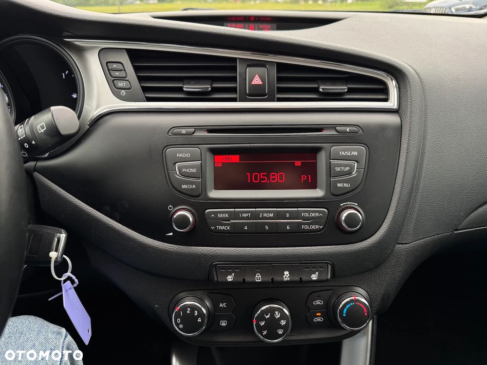Kia Ceed - 9