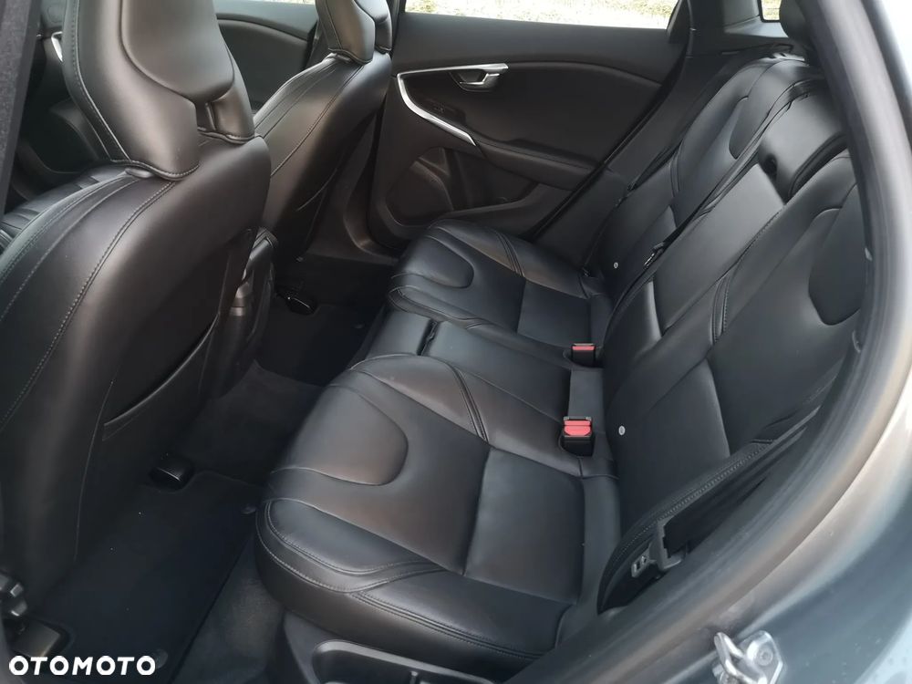 Volvo V40 D2 Momentum - 33