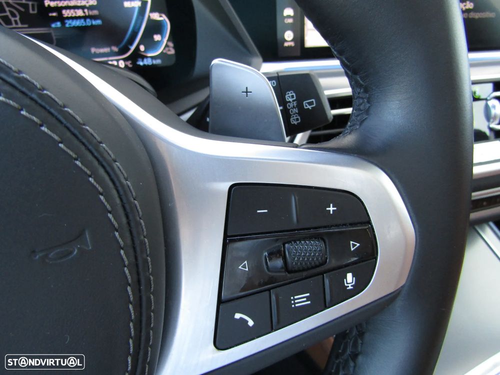BMW X5 45 e xDrive Pack M - 18