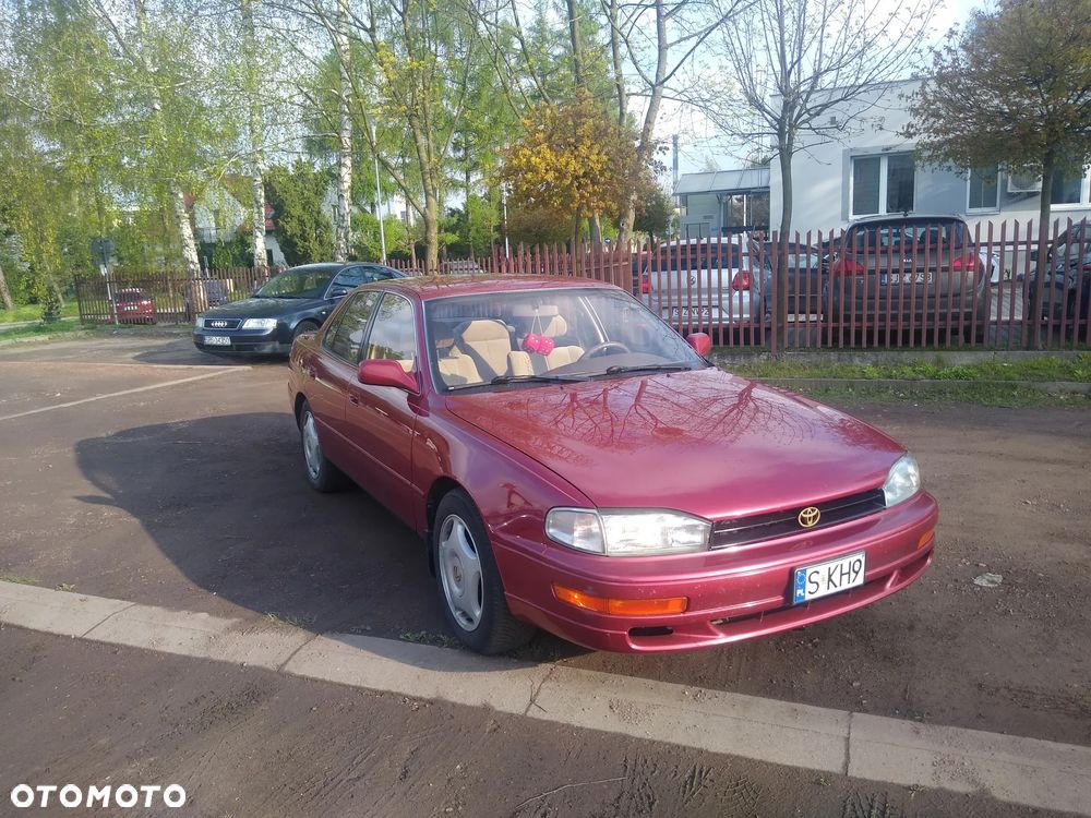 Toyota Camry 3.0 V6 LE - 2