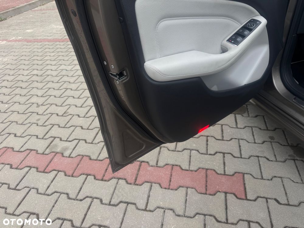 Mercedes-Benz Klasa B 180 BlueEFFICIENCY Edition Style - 19