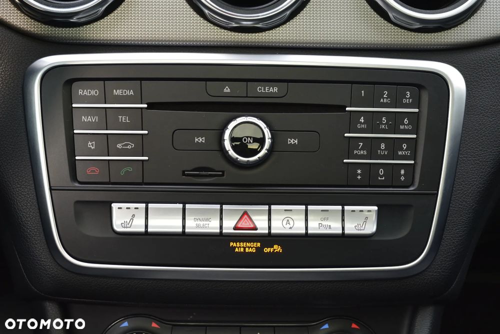 Mercedes-Benz GLA 200 7G-DCT AMG Line - 31