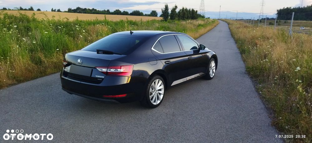 Skoda Superb 2.0 TDI 4x4 L&K DSG - 4
