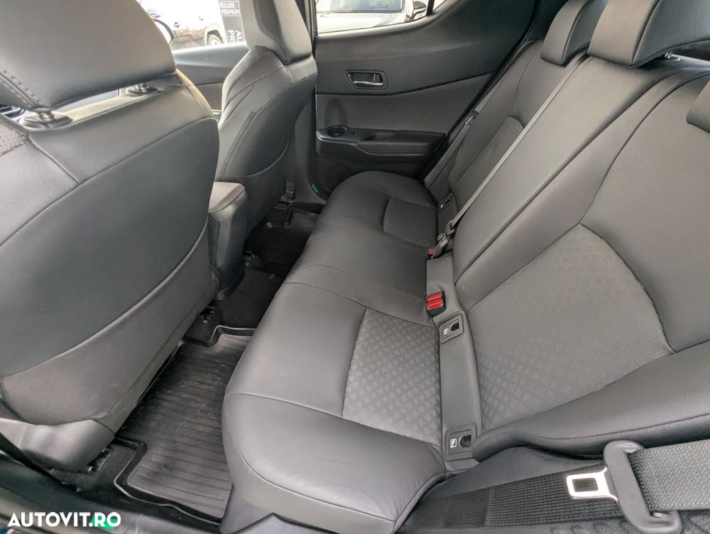 Toyota C-HR 2.0 HSD 184 CP 4x2 CVT Classy Bi-Tone - 16