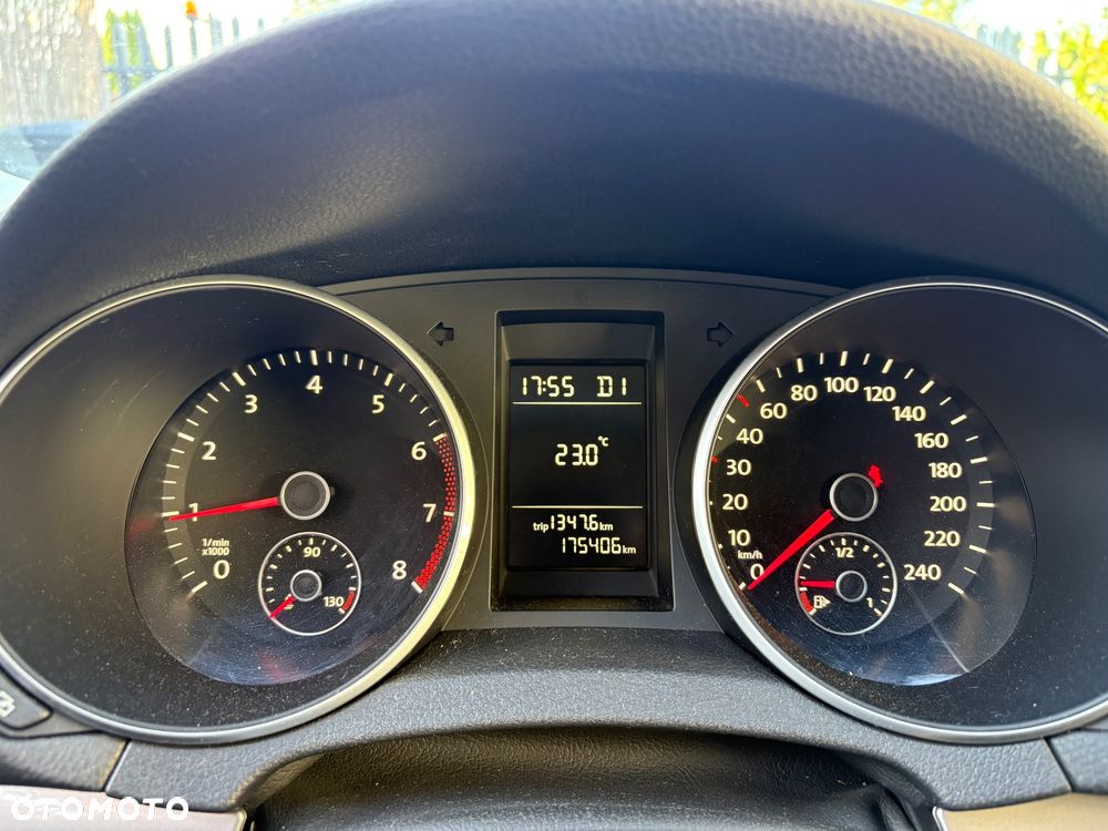 Volkswagen Golf 1.6 Comfortline DSG - 11