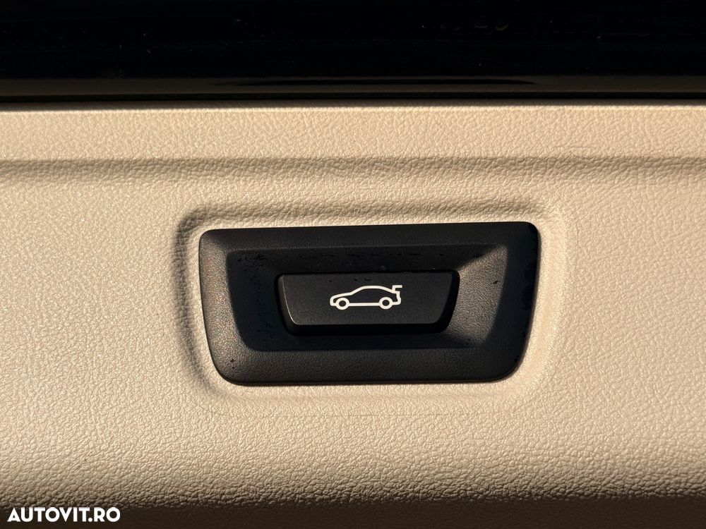 BMW Seria 3 318i Aut. Sport Line - 35