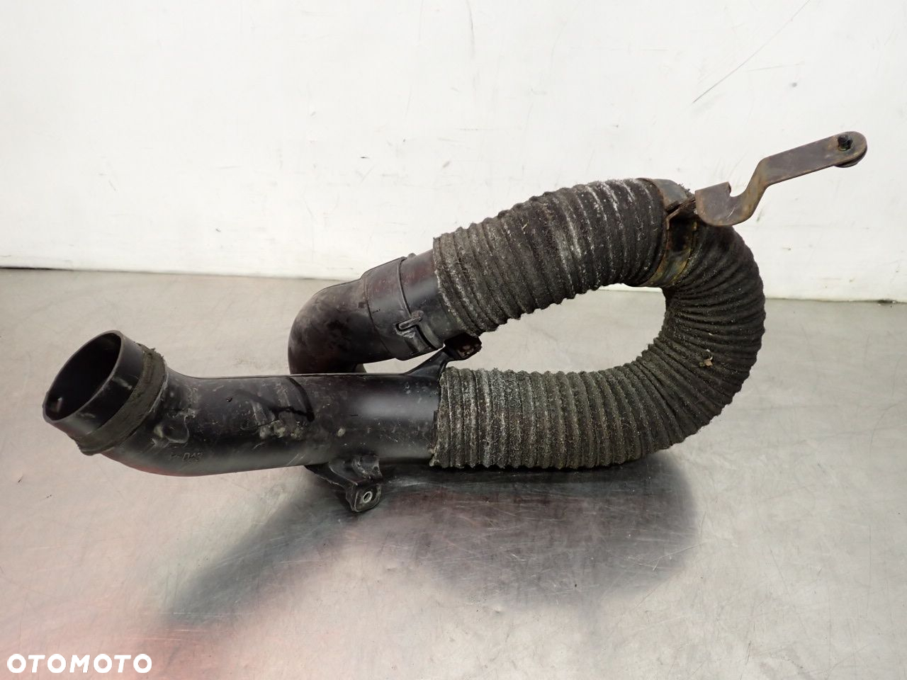 PRZEWÓD POWIETRZA TOYOTA COROLLA E15 17752-37030  17751-37020 - 3