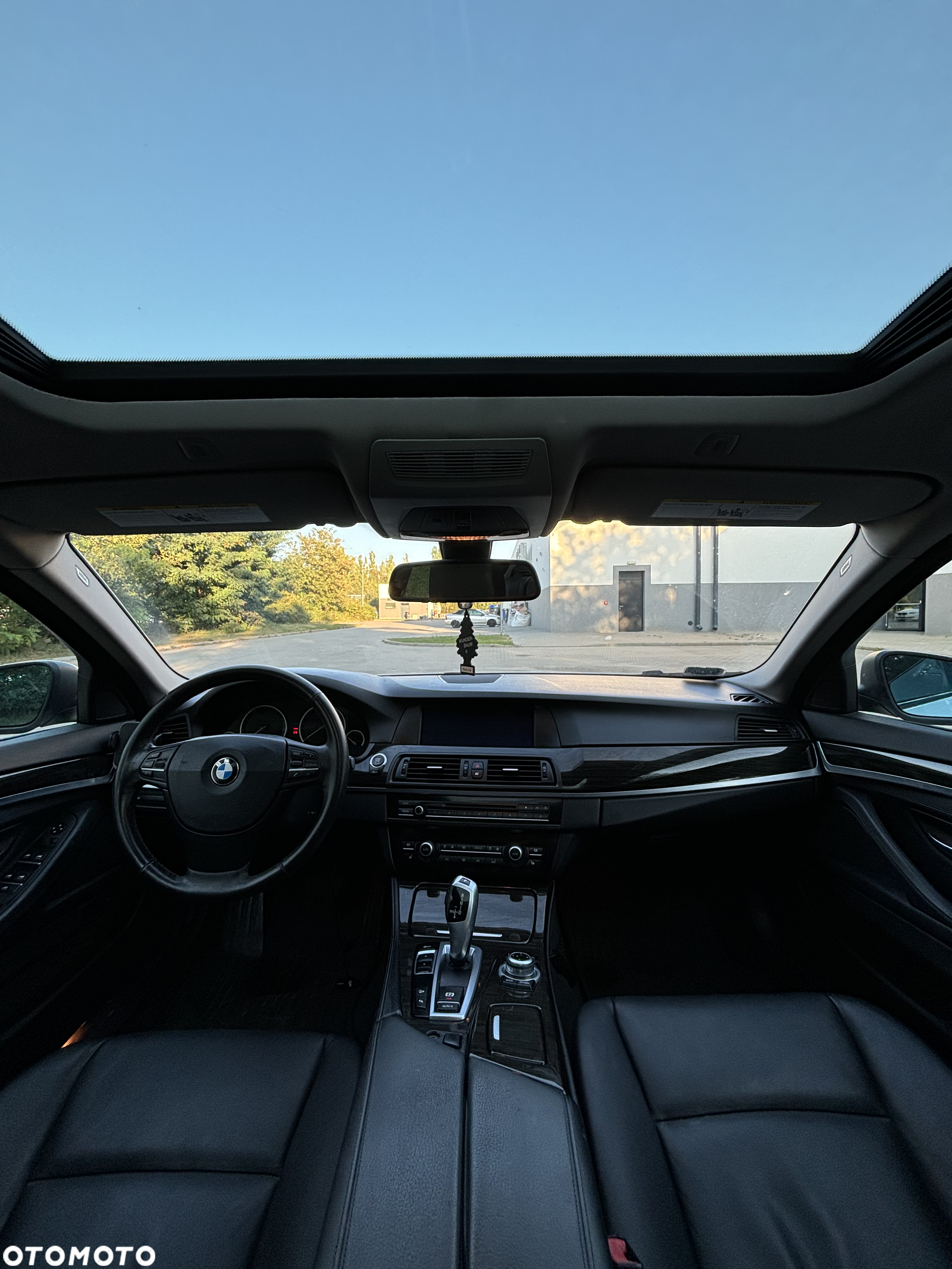 BMW Seria 5 528i xDrive - 9