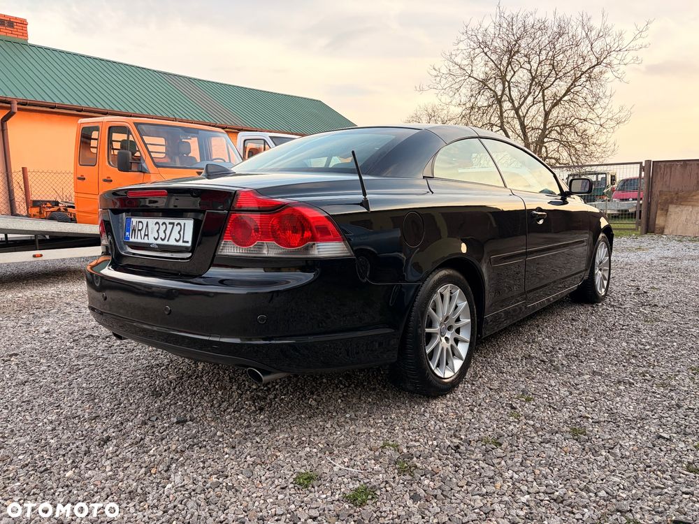 Volvo C70 T5 Momentum - 4