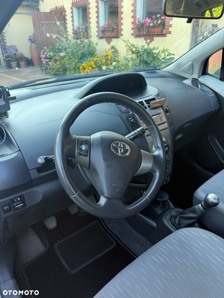 Toyota Yaris 1.4 D-4D Prestige - 8
