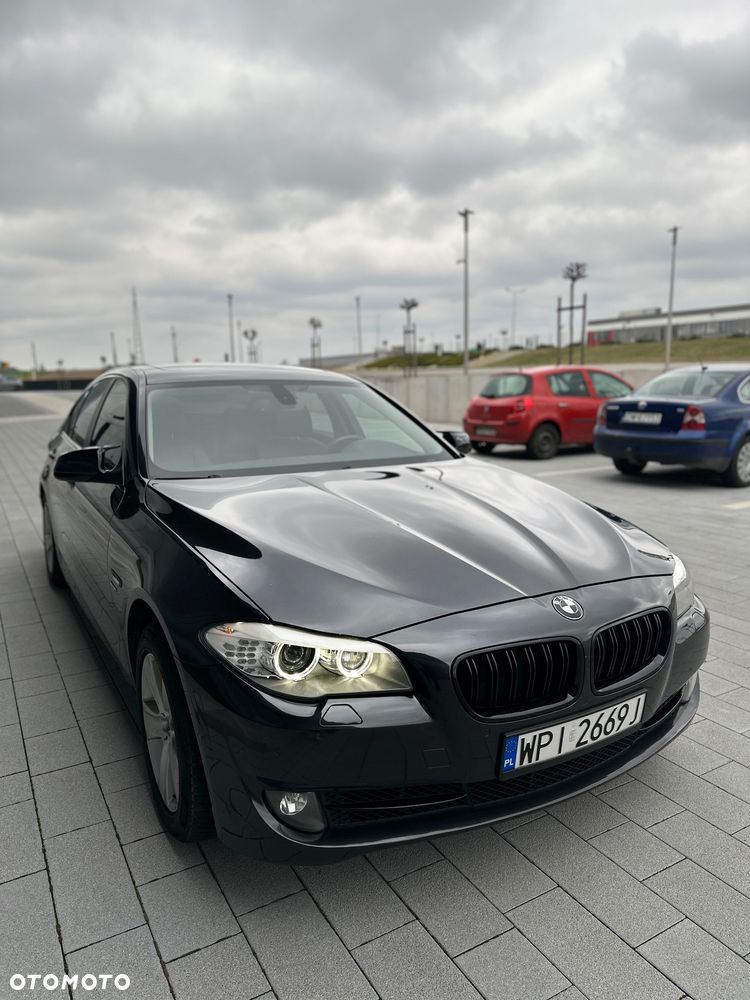 BMW Seria 5 528i xDrive Sport-Aut Luxury Line - 1