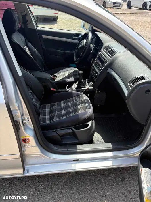 Skoda Octavia 1.6 TDI Ambiente - 7