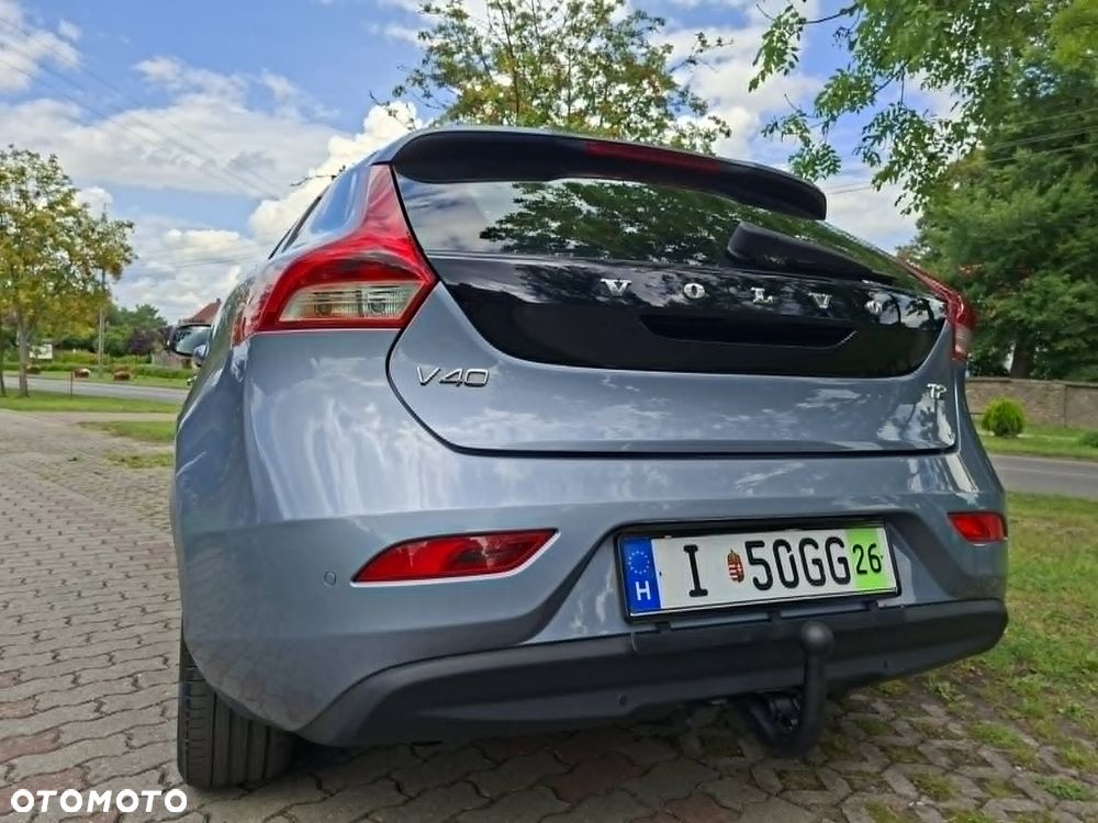 Volvo V40 T2 Momentum - 21