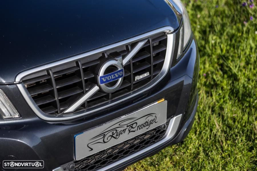 Volvo XC 60 2.0 D3 Drive R-Design 85 Anos Start/Stop - 20