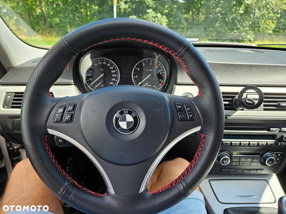 BMW Seria 3 320i - 22