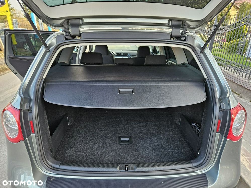 Volkswagen Passat - 23