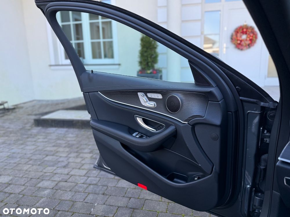 Mercedes-Benz Klasa E 220 d 4-Matic Business Edition - 11